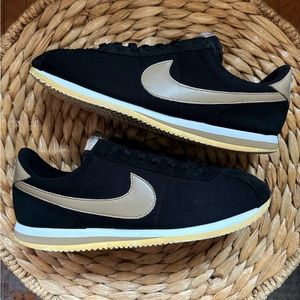 RARE NIKE CORTEZ BASIC PREMIUM QS DESERT CAMO 819721-021 (SIZE 11.5)